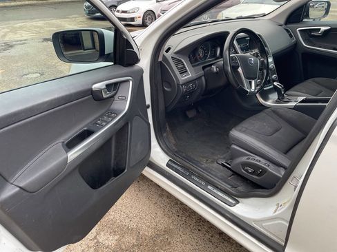 Used 2015 Volvo XC60 T5 image 9