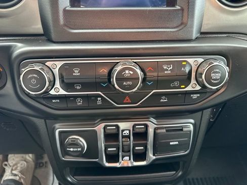 Used 2020 Jeep Gladiator Sport w/ Quick Order Package 24S AWD/4WD image 16