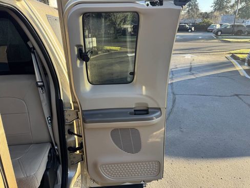 Used 2000 Ford F250 Lariat image 13