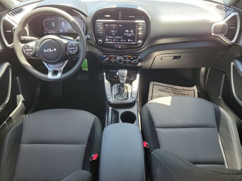 Used 2023 Kia Soul LX FWD image 10