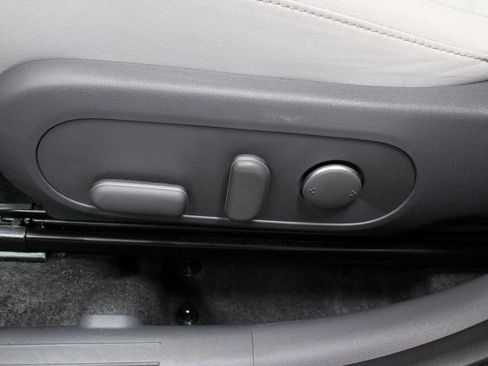 Certified 2025 Hyundai Kona SEL FWD image 25
