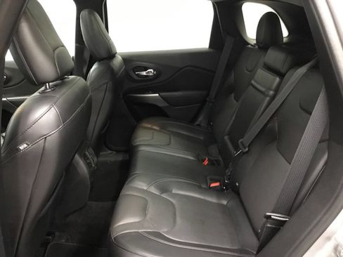 Used 2019 Jeep Cherokee Limited AWD/4WD image 36