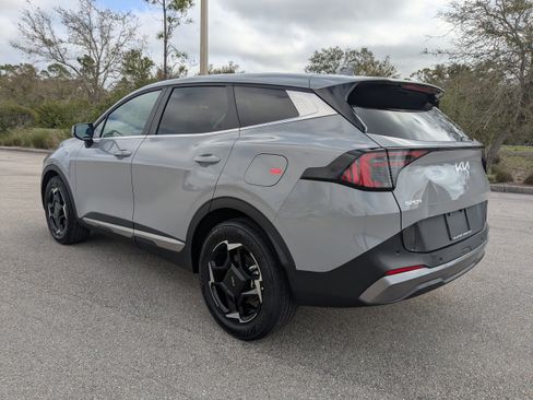 Used 2026 Kia Sportage EX image 7