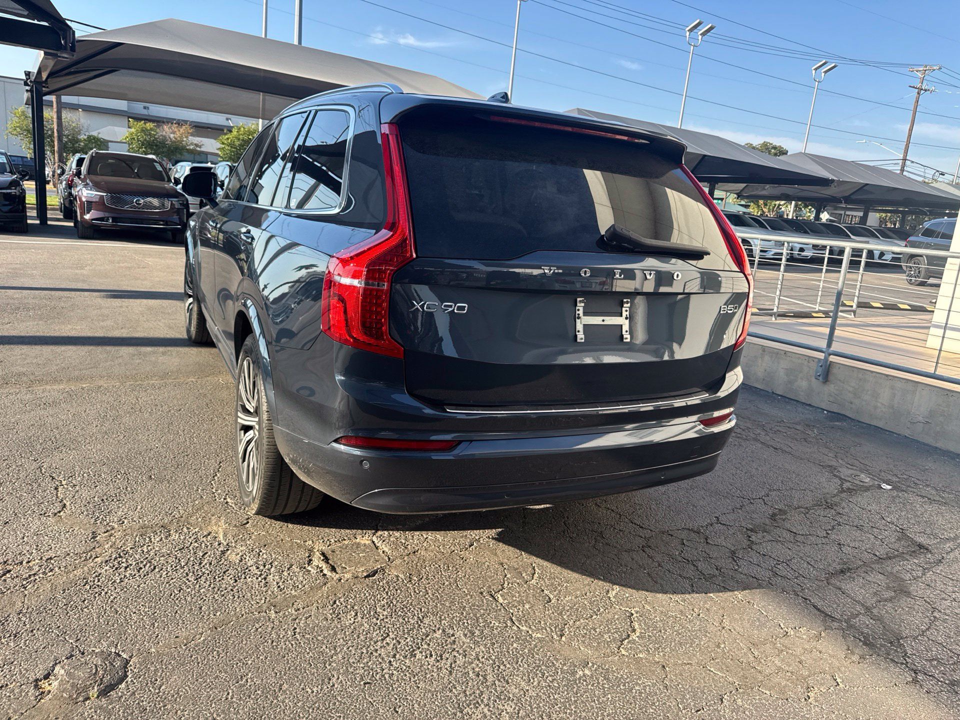 Used 2023 Volvo XC90 B5 Core w/ Protection Package Premier AWD/4WD image 9
