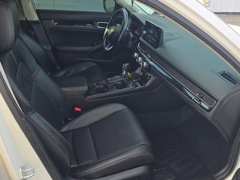 Used 2022 Honda Civic Touring image 9