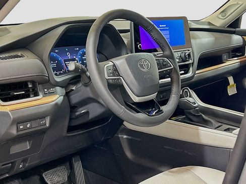 New 2026 Toyota Grand Highlander Limited image 7