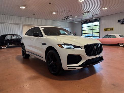 Used 2025 Jaguar F-PACE R-Dynamic S AWD/4WD image 7