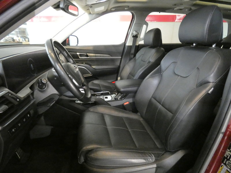 Used 2023 Kia Telluride AWD image 9