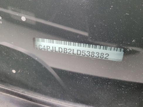 Used 2020 Jeep Cherokee Limited image 33