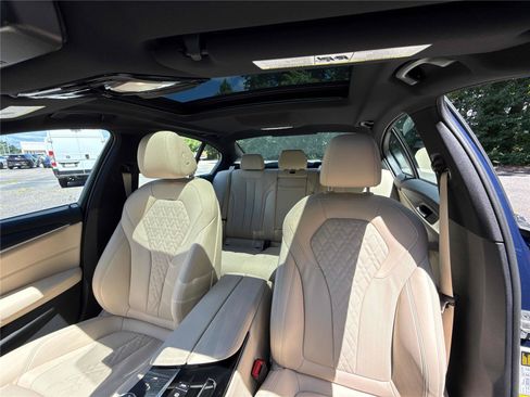 Used 2023 BMW 530i w/ Convenience Package RWD image 24