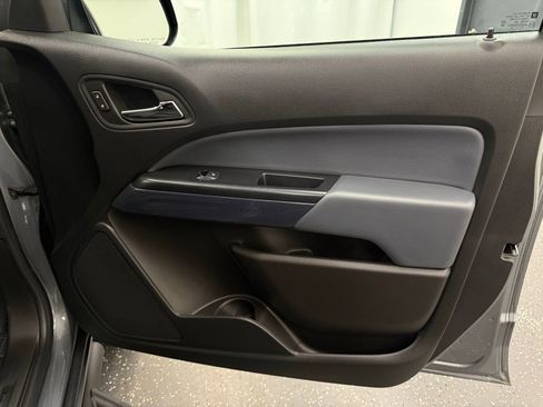 Used 2022 Chevrolet Colorado Z71 w/ LPO, Tonneau and Step Package image 7