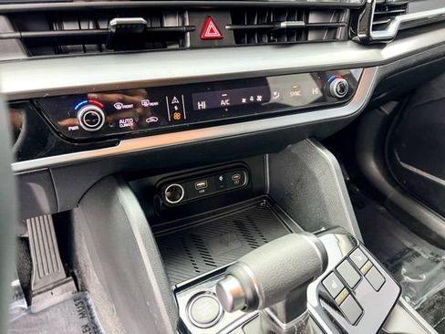 Certified 2024 Kia Sportage EX image 23