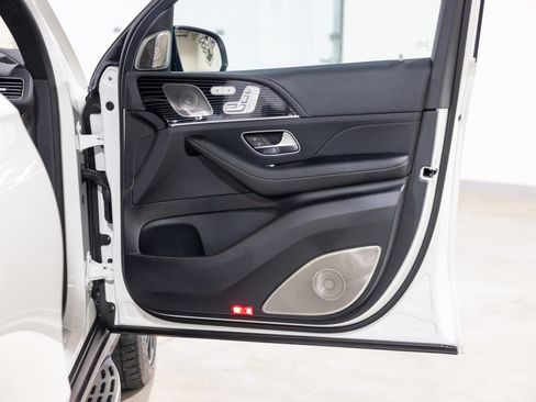 Used 2024 Mercedes-Benz GLS 63 AMG 4MATIC image 26