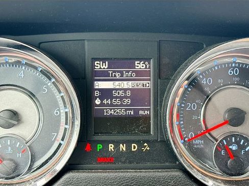 Used 2014 Chrysler Town & Country Touring FWD image 13