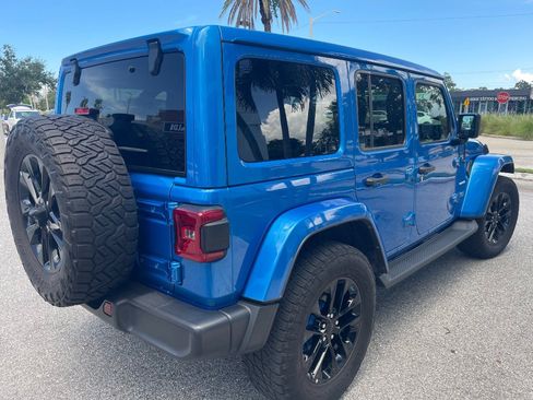 Used 2022 Jeep Wrangler Unlimited Sahara AWD/4WD image 10