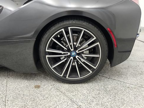 Used 2019 BMW i8 Roadster AWD/4WD image 16