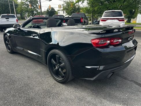 Used 2020 Chevrolet Camaro LT1 RWD image 5