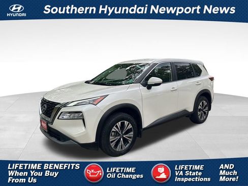 Used 2023 Nissan Rogue SV image 1