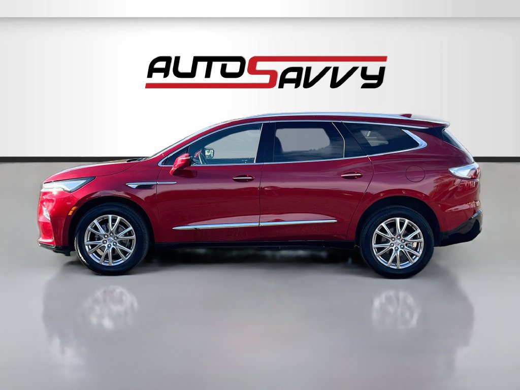 Used 2024 Buick Enclave Essence w/ Experience Buick Package FWD image 4