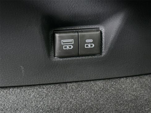 Used 2025 Toyota Camry SE image 23