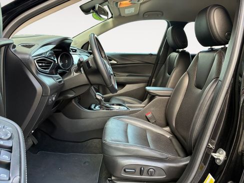 Used 2022 Buick Encore GX Essence w/ Advanced Technology Package image 9