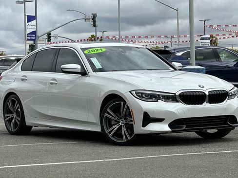 Used 2021 BMW 330i Sedan w/ Driving Assistance Package RWD image 2