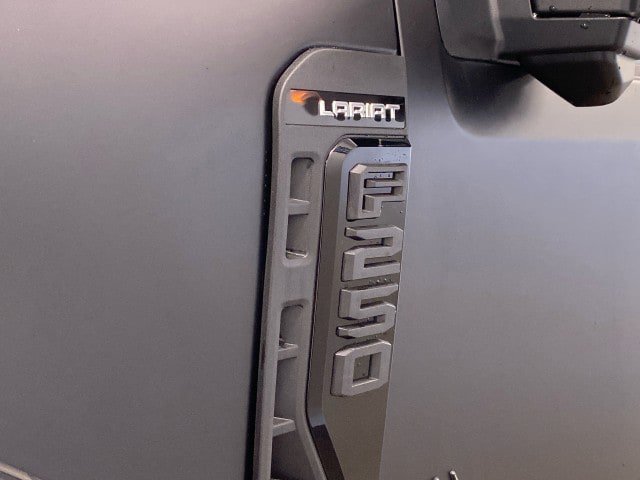 New 2026 Ford F250 Lariat w/ Black Appearance Package AWD/4WD image 17
