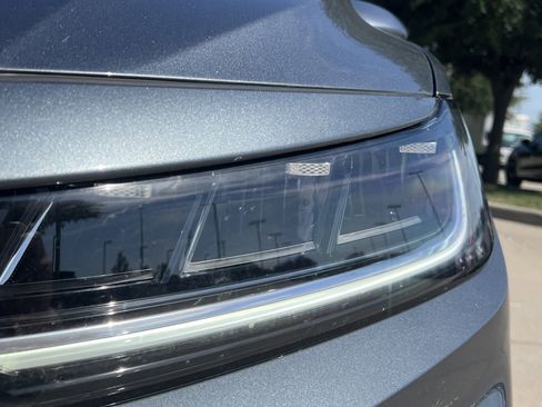 Used 2025 Volkswagen Jetta SE w/ Sunroof Package FWD image 6