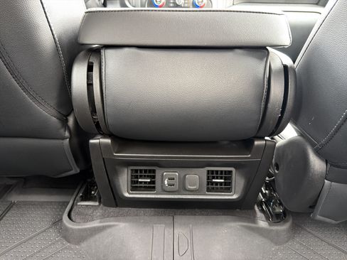 Used 2019 Chevrolet Silverado 1500 RST AWD/4WD image 29
