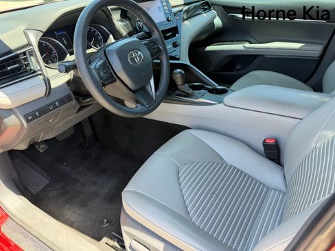 Used 2021 Toyota Camry SE w/ Convenience Package FWD image 17