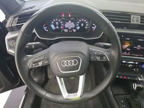 Used 2023 Audi Q3 2.0T Premium image 3