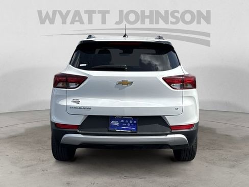 Used 2025 Chevrolet TrailBlazer LT FWD image 4