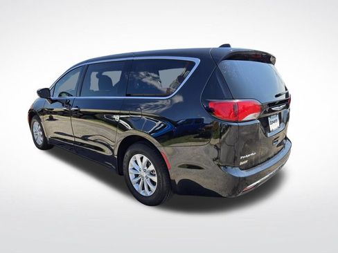 Used 2019 Chrysler Pacifica Touring Plus FWD image 5
