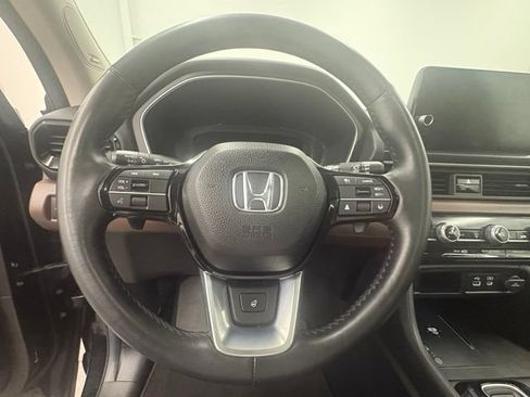 Used 2025 Honda Pilot Elite image 17