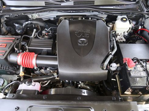 Used 2021 Toyota Tacoma TRD Off-Road w/ Technology Package AWD/4WD image 59