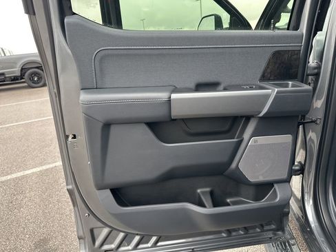 New 2026 Ford F250 Lariat w/ Black Appearance Package image 37