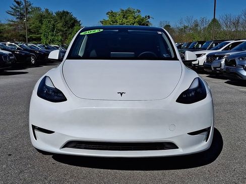 Used 2023 Tesla Model Y Long Range AWD/4WD image 2