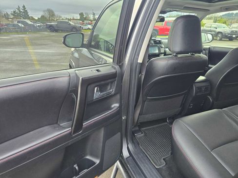 Used 2018 Toyota 4Runner TRD Off-Road Premium image 15