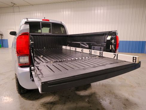 Used 2022 Toyota Tacoma SR w/ SR Convenience Package image 24