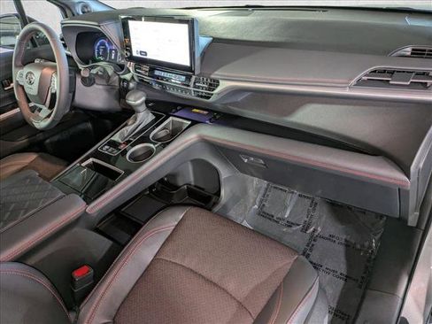 Used 2025 Toyota Sienna XSE image 24