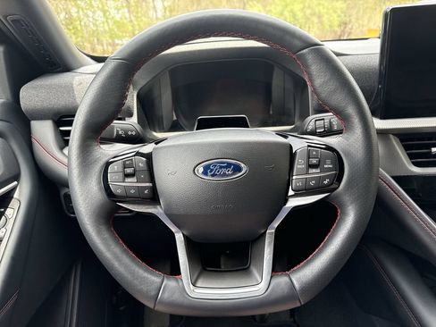 Certified 2025 Ford Explorer ST-Line AWD/4WD image 14
