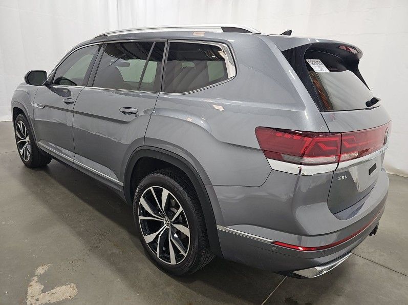 Used 2024 Volkswagen Atlas SEL Premium R-Line AWD/4WD image 4