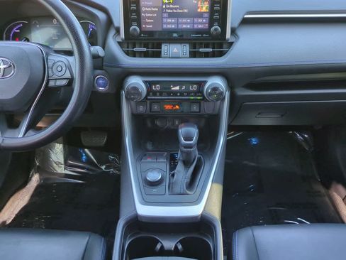 Used 2020 Toyota RAV4 XSE w/ XSE Grade Weather Package AWD/4WD image 18