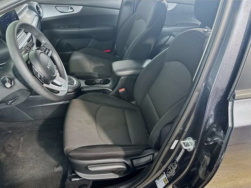 Used 2023 Kia Forte LXS FWD image 15