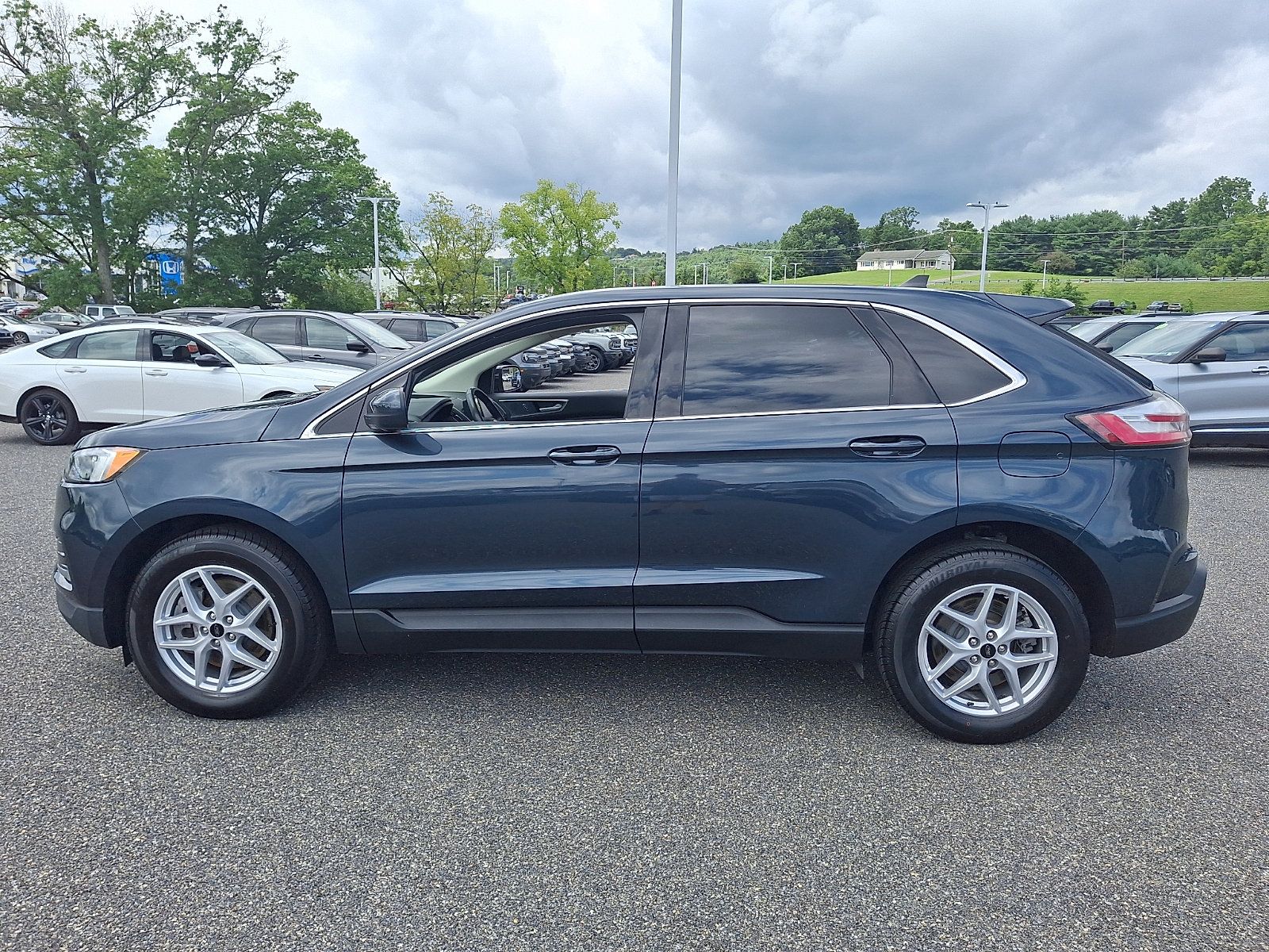 Certified 2024 Ford Edge SEL w/ Convenience Package AWD/4WD image 9