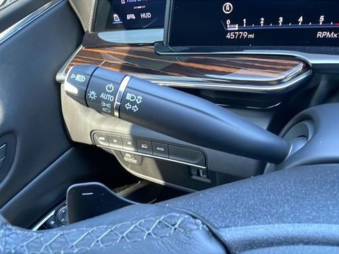 Used 2023 Cadillac Escalade ESV Premium Luxury image 23