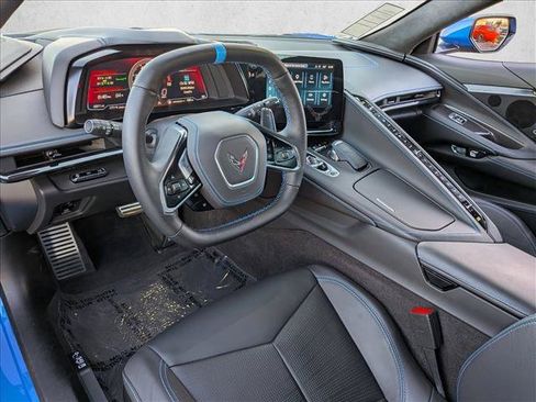 Used 2025 Chevrolet Corvette Stingray Premium Conv w/ Z51 Performance Package RWD image 13