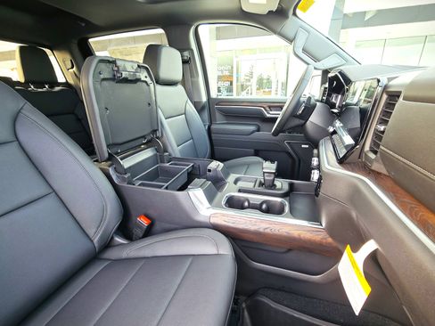 New 2026 GMC Sierra 1500 SLT w/ SLT Premium Plus Package image 17