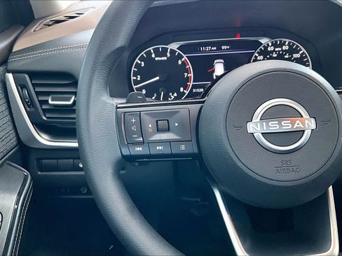 Used 2023 Nissan Rogue SV FWD image 24