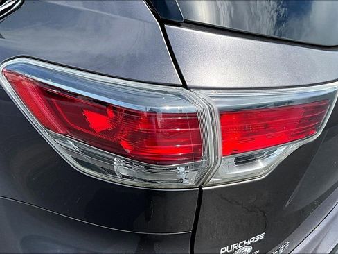Used 2015 Toyota Highlander XLE FWD image 25